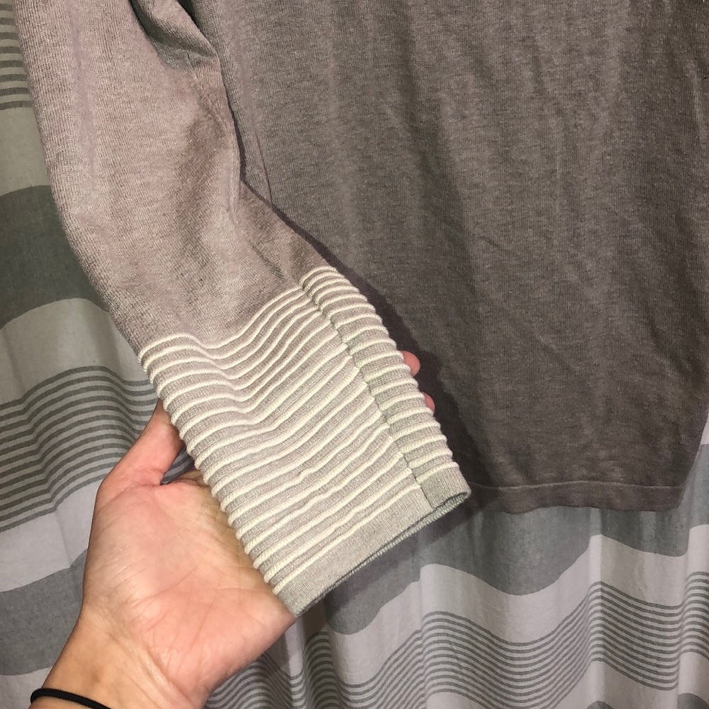 Sweater - Picture 2 of 4